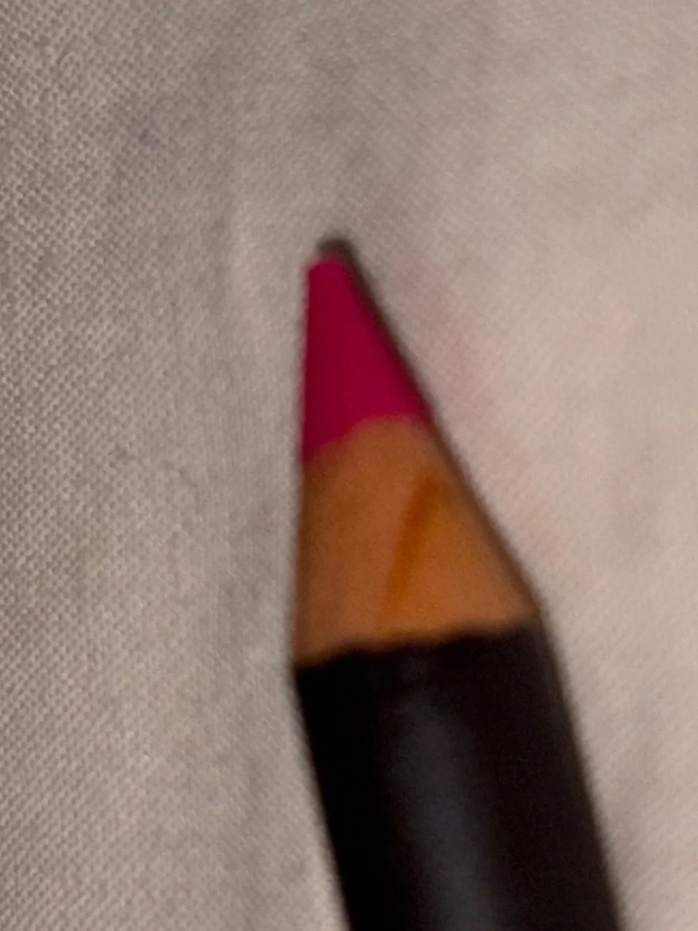 MAC Cosmetics Lip Pencil (Talking Points)